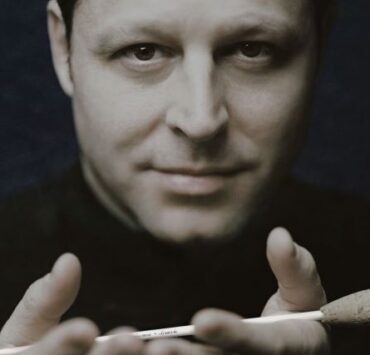 Dirijorul american JOHN AXELROD: concert LISZT / BRUCH / R. STRAUSS / CEAIKOVSKI la Sala Radio 9 John Axelrod foto Stefano Bottesi 08