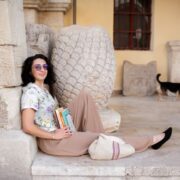 Madalina Isac poza interviu