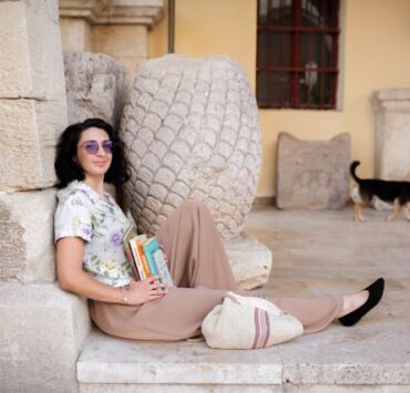 Madalina Isac poza interviu