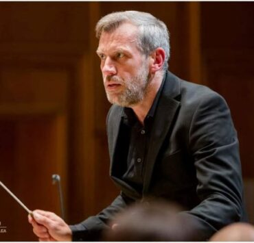 Doi invitați speciali la Sala Radio: dirijorul britanic Rumon Gamba și pianistul Teo Gheorghiu 10 Rumon Gamba foto Alexandru Dolea