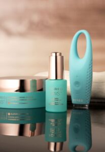 Conturul ochilor are nevoie de extra îngrijire după vară 4 iris int1