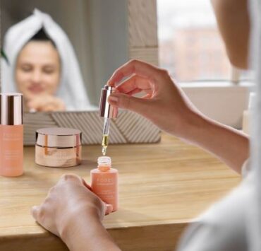 Colecția SUPERCHARGED™ by Foreo scoate din pălărie un ulei de întinerire care acționează în timp ce visezi 9 foreo oja coperta