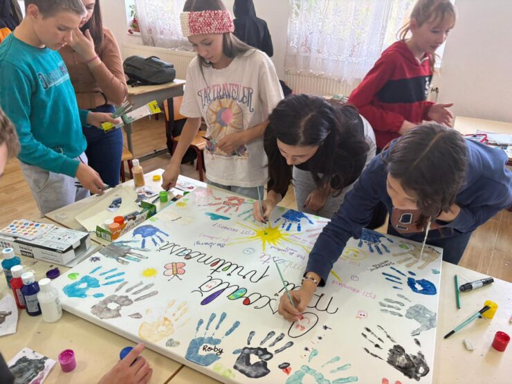 Creativitatea luptă împotriva violenței 10 copii scoli 2