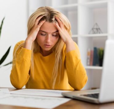 3 strategii pentru a scăpa rapid de stres 11 portrait adult woman tired work