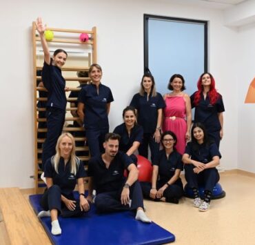Raluca Chisu si echipa de kinetoterapeuti 1 MB 1