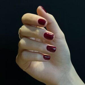 Unghiile ca manifest al identității: eleganță și creativitate, tendințele anului 2025 3 unghii 2