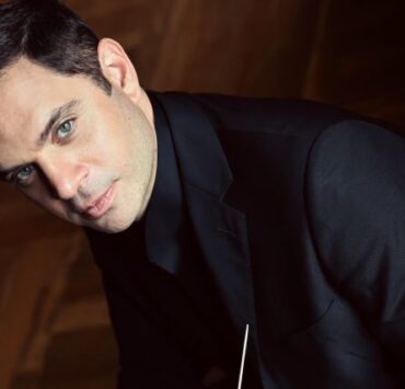 Dirijorul Christopher Ward și violonistul Liviu Prunaru invitați la Sala Radio 8 Ch Ward foto Marine Stassen