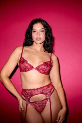 Găsește-ți cadoul ideal 3 Victorias Secret V day visual 2