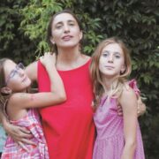 Ce transmitem legat de a fi în corp de femeie? 11 Ina cu fetele foto by Kathrin Weident
