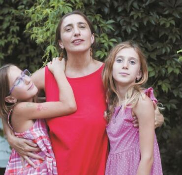 Ce transmitem legat de a fi în corp de femeie? 12 Ina cu fetele foto by Kathrin Weident