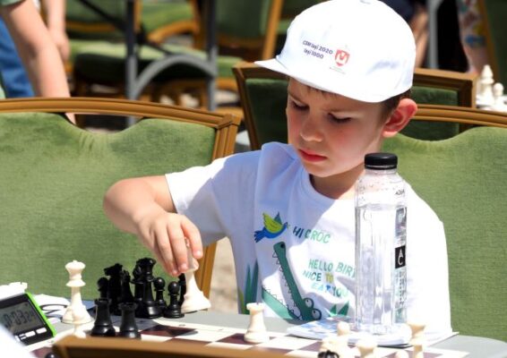 Eveniment istoric: Proiectul "Șah în Școală" ajunge în Parlamentul României! 4 sah 1