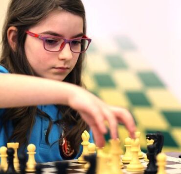 Eveniment istoric: Proiectul "Șah în Școală" ajunge în Parlamentul României! 11 sah coperta