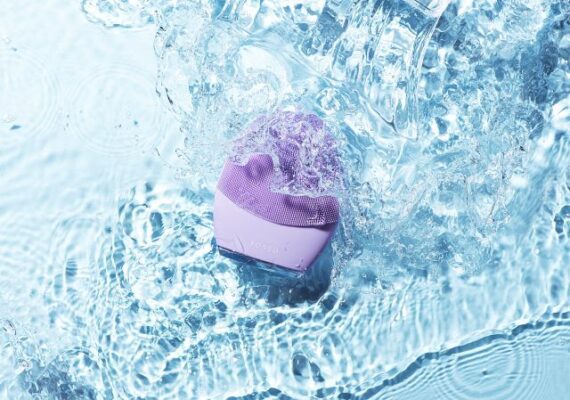 M 02 FOREO LUNA™ 4 1