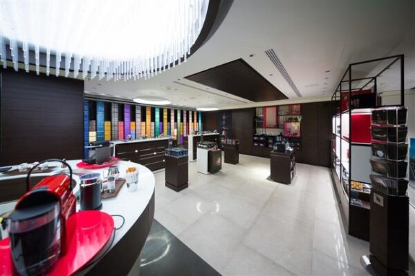 Nespresso împlinește 10 ani în România 3 Nespresso 1 2