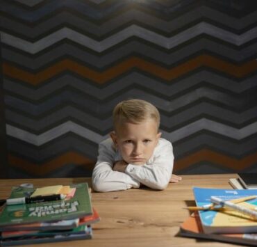 De ce se plictisesc copiii atât de ușor 8 deceseplictisesccopiiiatatdeusor