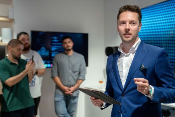 Vocea nu cere scuze. Mihai Crăciun și puterea de a convinge fără a striga 5 DSC06541