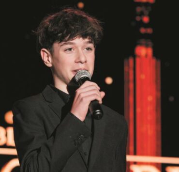 Filip Munteanu: Tânărul premiat care cucerește scena și marele ecran 9 filip munteanu 1