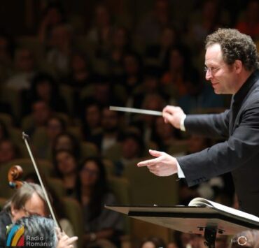 John Axelrod m foto Cristian Barcan