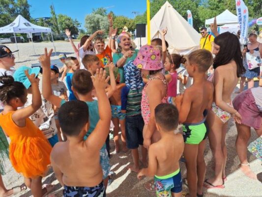 Copiii se întâlnesc cu SuperEroii preferați pe RadioPlaja Itsy Bitsy 4 RadioPlaja Itsy Bitsy2