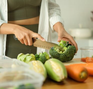 femeie mancare sanatoasa 2515357235