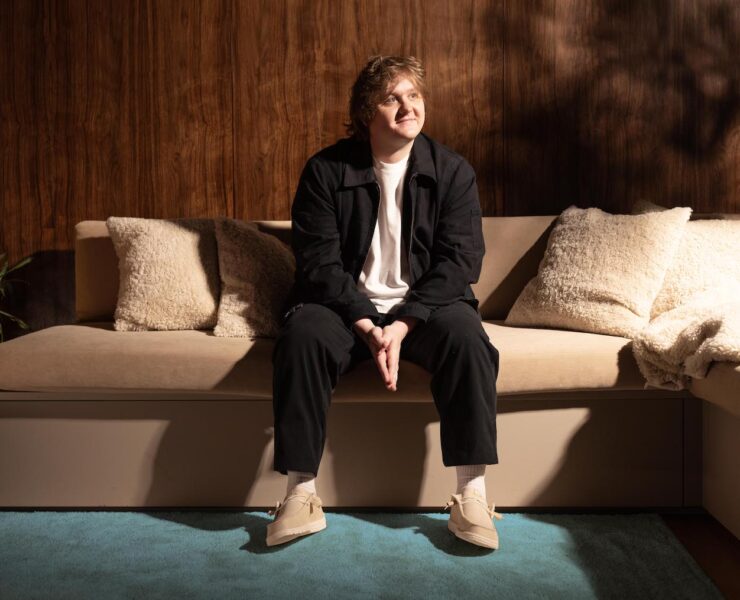 LEWIS CAPALDI HEYDUDE