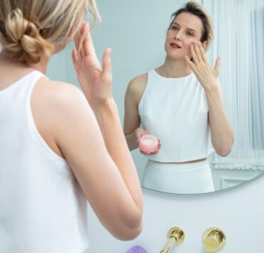 M LUNA Ultra Nourishing Cleansing Balm Lifestyle02