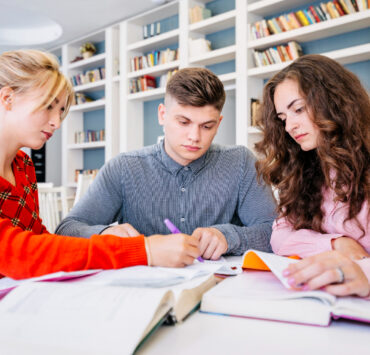 FJSC lansează cursuri noi, Totalitarism, presă, cenzură, IA pentru jurnalism: instrumente, practici, utilizare etică și Corespondentul de război 8 admintere fjsc 2