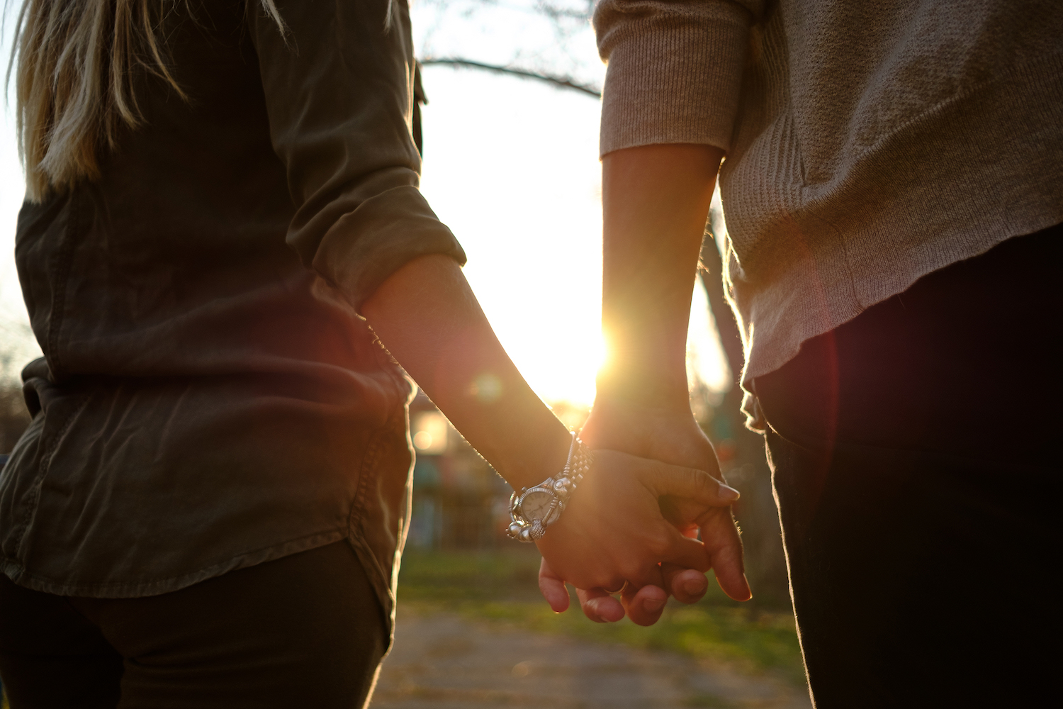 Cum să construiești relații sănătoase când nu ai avut un model sigur 1 couple love