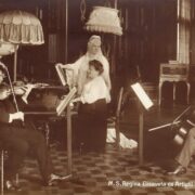 Fotografie cu George Enescu copil Muzeul National de Istorie a Romaniei Enescu si Minotaurul