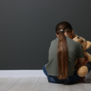 30% dintre copiii sub 6 ani din România sunt supuși abuzurilor fizice sau emoționale