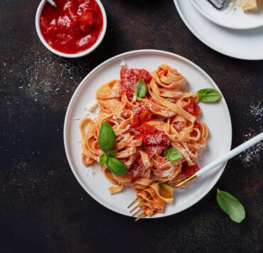 5 idei rapide și gustoase cu sos de pastă de tomate
