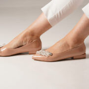 Balerinii din piele – aliatul tău discret pentru un outfit business fără efort