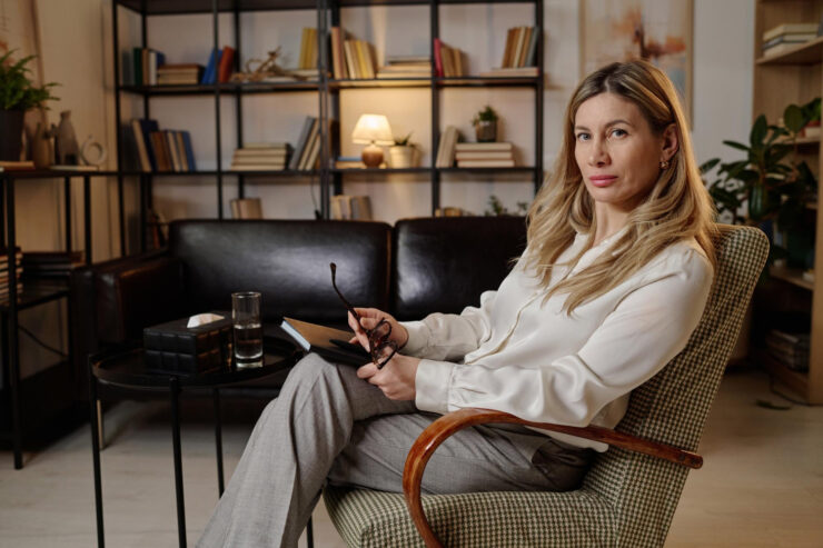 Femeia-terapeut: rolul ei în echilibru, empatie și autenticitate