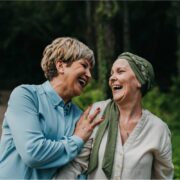 Povara invizibilă a aparținătorilor de pacienți cu cancer