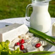 Producători de lactate din România: cum recunoști calitatea și autenticitatea produselor 11 Producători de lactate din România: cum recunoști calitatea și autenticitatea produselor