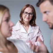 Relația soacră-noră: provocări, tipologii și soluții pentru armonie 15 Relația dintre soacră și noră: provocări, tipologii și soluții pentru armonie