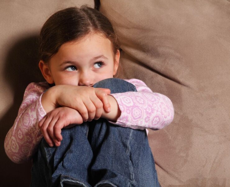 Trauma copilului crescut lângă alcool: urme invizibile și drumul spre vindecare