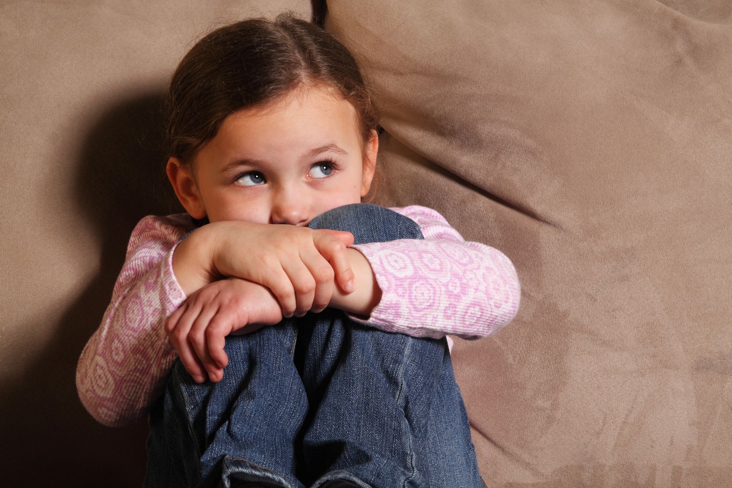 Trauma copilului crescut lângă alcool: urme invizibile și drumul spre vindecare 1 Trauma copilului crescut lângă alcool: urme invizibile și drumul spre vindecare