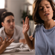 Triunghiul conjugal și infidelitatea: de la criză la relație conștientă