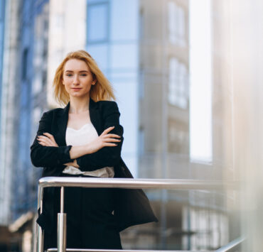 3 tipare de gândire care te țin blocat ca high achiever — și cum să le schimbi eficient