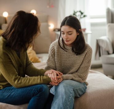 Adolescența la liceu: cum pot susține părinții echilibrul emoțional al copiilor