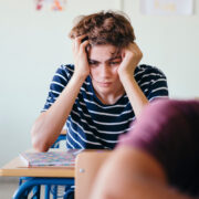 Anxietatea înainte de examene – cum o recunoști și cum o poți transforma într-un aliat 12 Anxietatea înainte de examene – cum o recunoști și cum o poți transforma într-un aliat