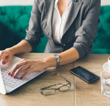 Ce te poate sabota în carieră? Obstacole invizibile ale succesului profesional