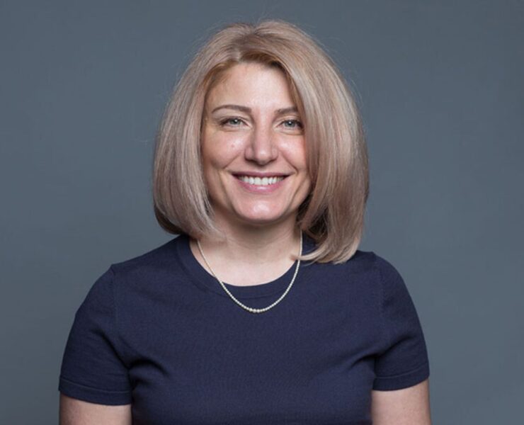 Cristina Schmidt și arta de a rescrie poveștile de familie