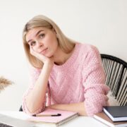 Cum să transformi plictiseala în energie creativă prin psihologia lui Jung