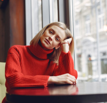 Loialitatea: când devine autosabotaj și cum o transformi în iubire de sine