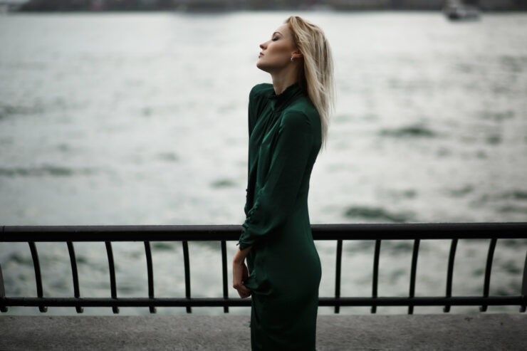 Relațiile toxice: de ce ne atrag, cum le recunoaștem și cum putem rupe tiparul