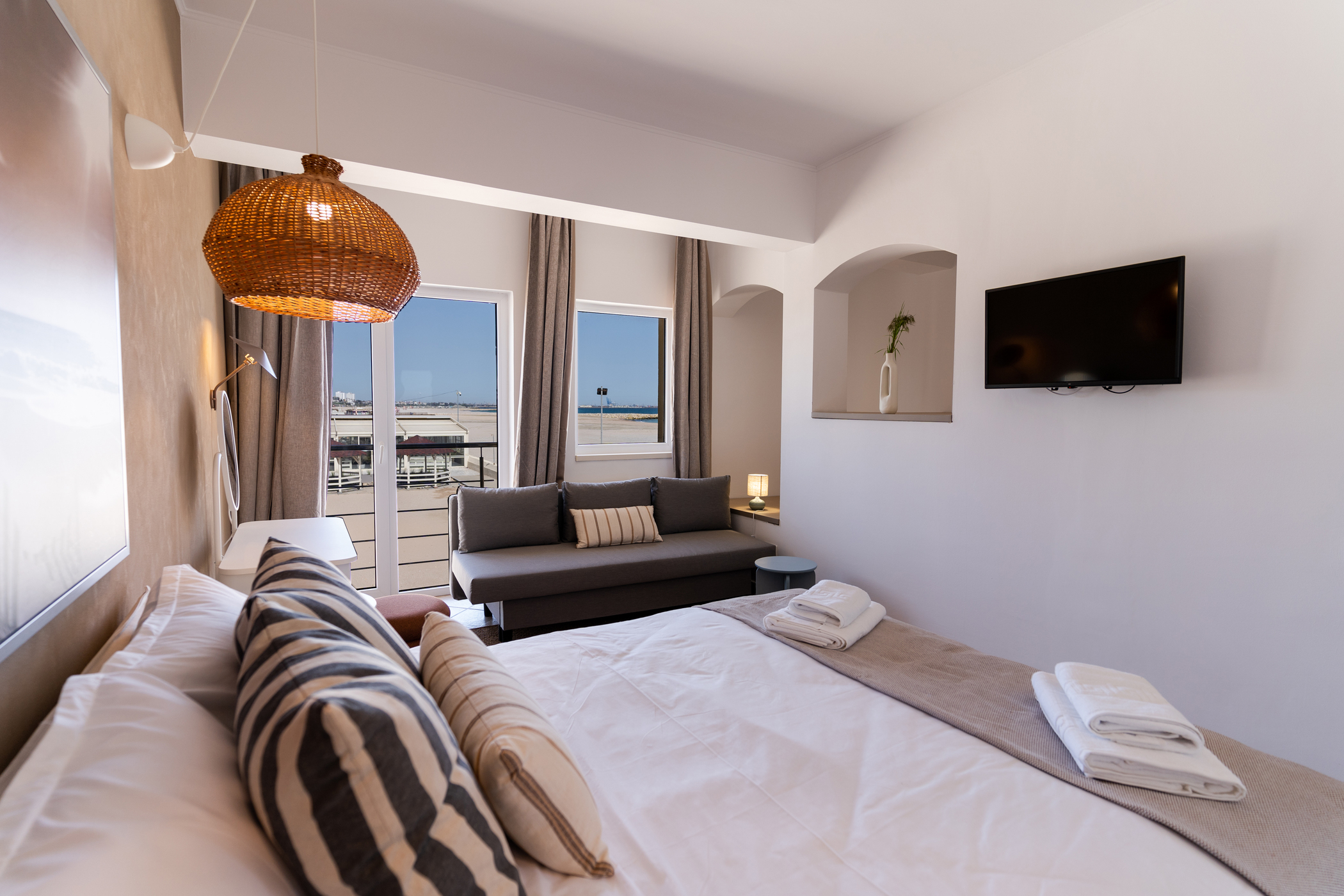 Rezident crește pe o piață aflată sub presiune, peste 800.000 de euro venituri din cazările de pe litoral 2 Rezident Villa Eforie