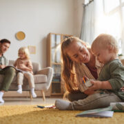 Reziliența la copii: cum se formează echilibrul emoțional în fața dificultăților 10 Reziliența la copii: cum se formează echilibrul emoțional în fața dificultăților