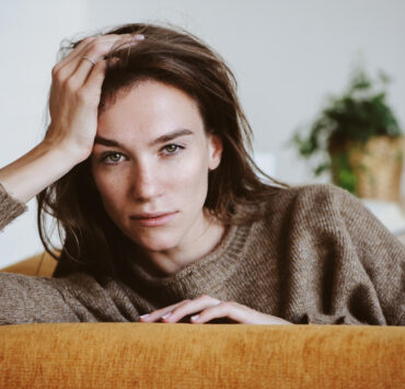 Ruminația și îngrijorarea: ce sunt și cum te eliberezi de gândurile intruzive